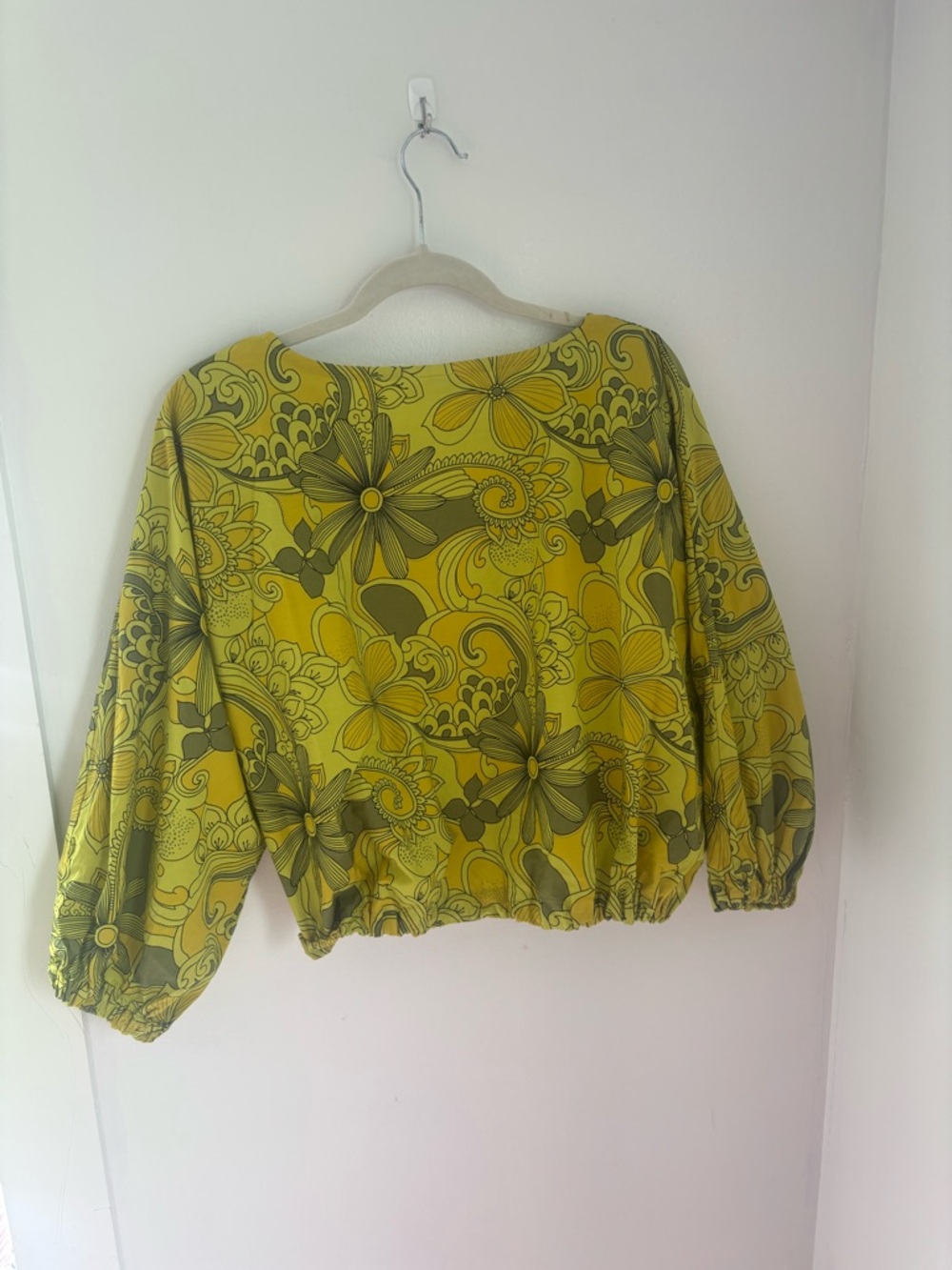 Bryn Walker Small Organic Cotton Yellow Floral Balloon Sleeve Top - Picture 4 of 4